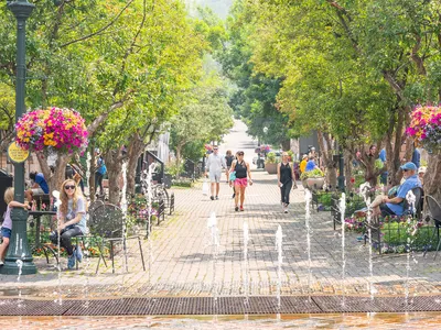 Aspen, Colorado gets around 300 days of sunshine per year.